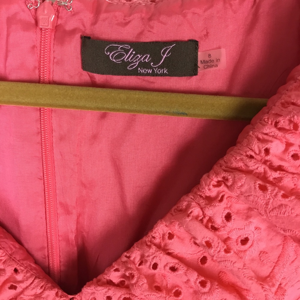 ELIZA J. SLEEVELESS EYELET DRESS size 8 - Picture 3 of 5